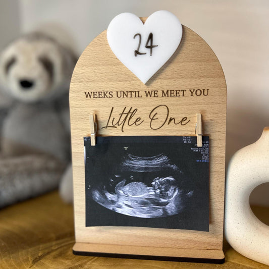 Pregnancy Announcement & Countdown